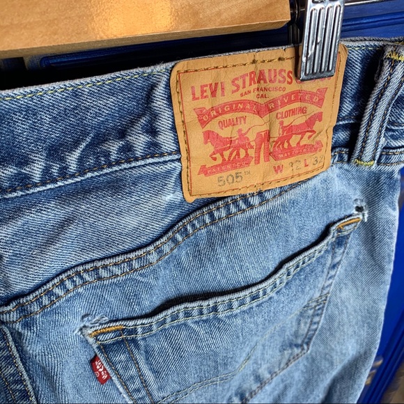 Levis 505 Jeans 32x32 Medium Wash Distressed - Picture 3 of 5